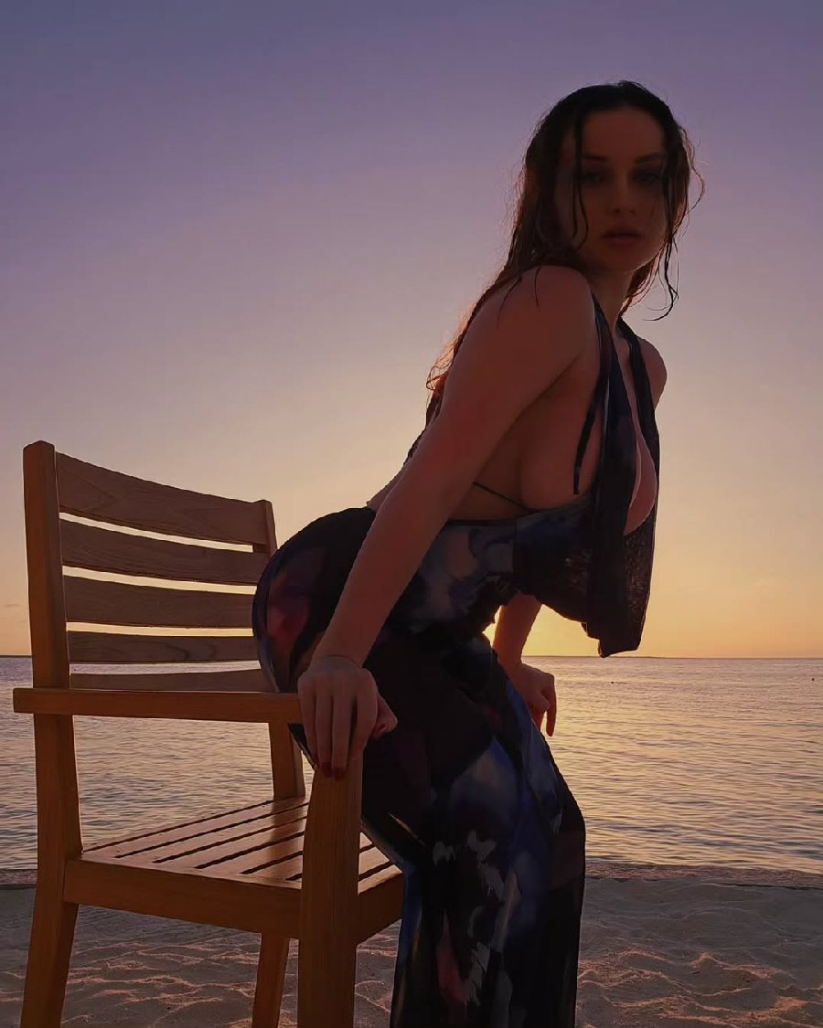 Sexy girl Miranda Faith nude in Asmara